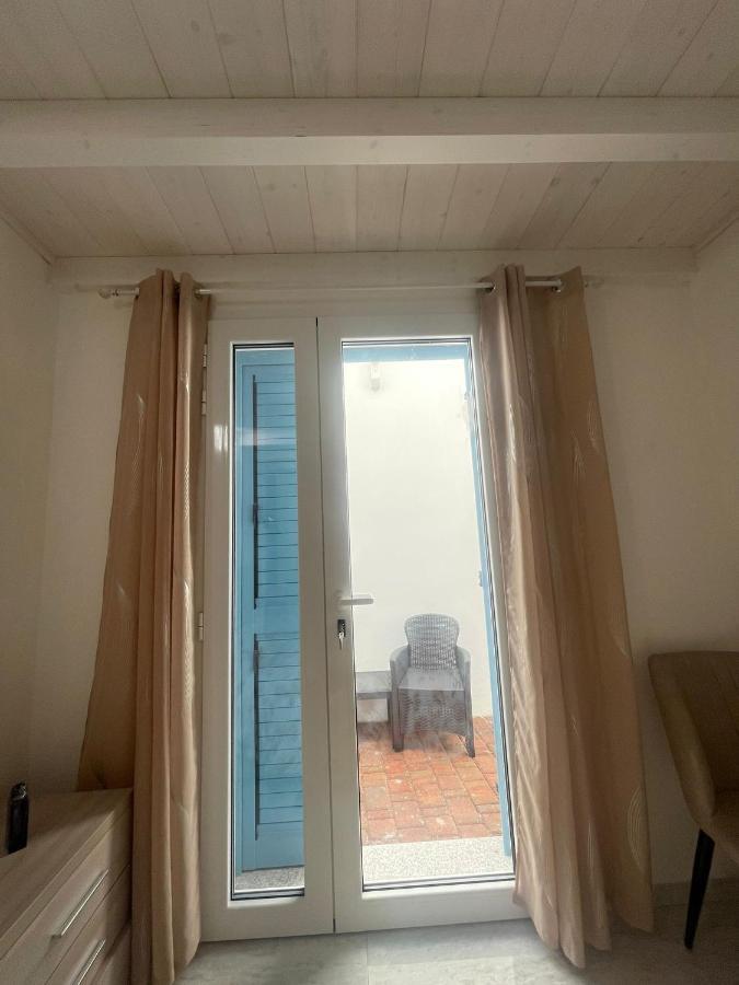 La Perla Del Mare 2 Acomodação com café da manhã La Caletta Exterior foto