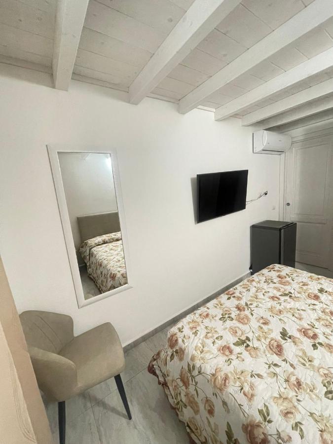 La Perla Del Mare 2 Acomodação com café da manhã La Caletta Exterior foto